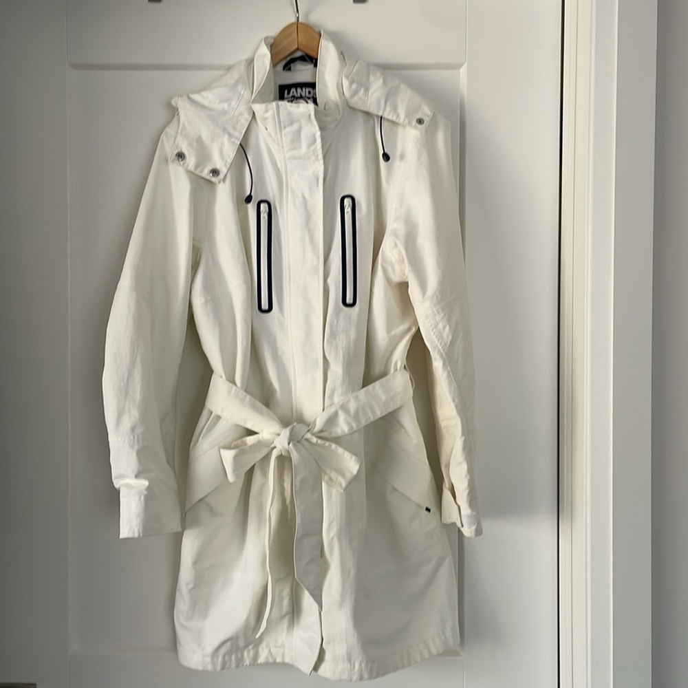 XL - NWOT - Lands' End White Hooded Jacket with belt - Picture 5 of 6